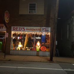 Red's Hardware - 12.1.20 Christmas decorations