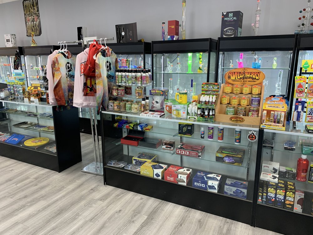 SMOKE AND STUFF Updated August 2024 11 Photos 529 W Main St