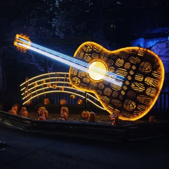 Dollywood - Big Guitar!!! - Amusement Parks Near Me - Pigeon Forge, Tennessee Dollywood - Big Guitar!!! - Amusement Parks Near Me - Pigeon Forge, Tennessee