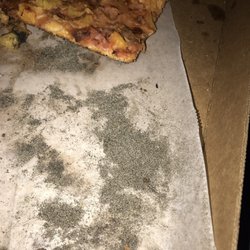 Pizza Mia/Uptown Deli - Does everyone get their pizza from pizza Mia with the bottom like that?