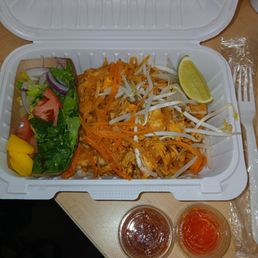 Lunch special (L1) - Pad Thai w/ Chicken and side salad. Missing two pieces of crab rangoon, though. Lunch special (L1) - Pad Thai w/ Chicken and side salad. Missing two pieces of crab rangoon, though.