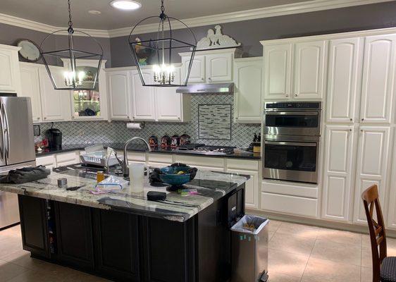 Refinishing, Refacing, and Replacing - Our crews complete your project on time, keep it very clean, and are quiet. The products we use are high end, giving you something you’re proud to own. Most jobs are completed in two weeks, with our crews only being in your house for four consecutive days averaging five hours daily. To go along with our amazing products and service,  we offer a fantastic 5 Year Transferable Warranty.