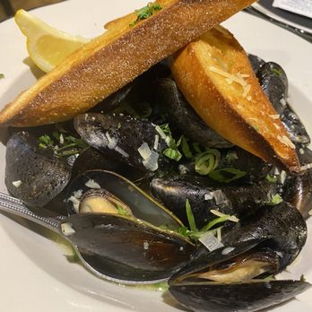 DaVinci's Eatery - Bangs Island Mussels - Italian Near Me - Lewiston, Maine