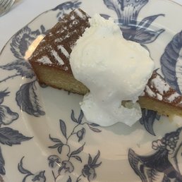 Flourless lemon cake