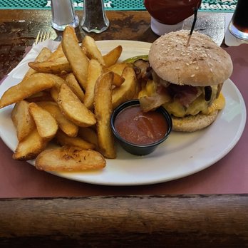 McGee's Pub - McGee s Burger - Irish Pub Near Me - New York, New York McGee's Pub - McGee s Burger - Irish Pub Near Me - New York, New York