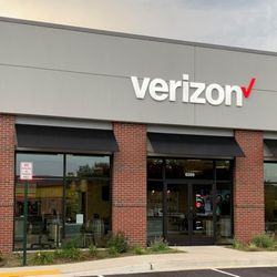 Verizon - Exterior