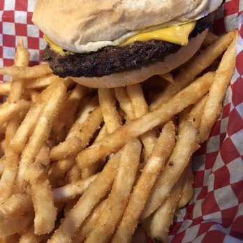 Blarney's Sportsbar & Grill - New American Near Me - Mitchell, South Dakota
