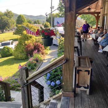 Elvira's Cafe - Outdoor seating - American Near Me - Sevierville, Tennessee Elvira's Cafe - Outdoor seating - American Near Me - Sevierville, Tennessee