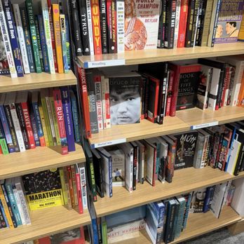 Barnes & Noble - Bookstores Near Me - Elk Grove, California