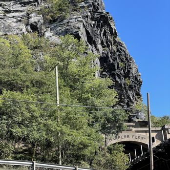Maryland Heights Trail - Train track tunnel - Hiking Near Me - Harpers Ferry, West Virginia Maryland Heights Trail - Train track tunnel - Hiking Near Me - Harpers Ferry, West Virginia