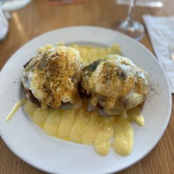 Crab Cake Benedict