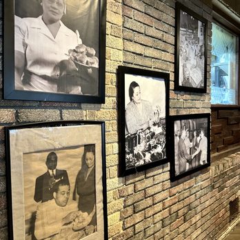 Lucille's - Photo wall - New American Near Me - Houston, Texas