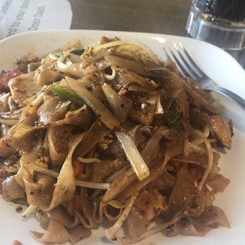 Siam Cuisine by Jaruwan - Drunken Noodles Chicken - Thai Near Me - Bellevue, Nebraska Siam Cuisine by Jaruwan - Drunken Noodles Chicken - Thai Near Me - Bellevue, Nebraska