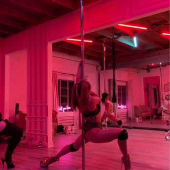 Louvre LA - Pole class with floor work - Aerial Fitness Near Me - Los Angeles, California Louvre LA - Pole class with floor work - Aerial Fitness Near Me - Los Angeles, California