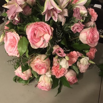 Flowers By Milan - These are the alter arrangements. It's suppose to have quick sand roses,mother of pearl and ivory roses do you see them cause I don't. - Wedding Planning Near Me - Santa Ana, California Flowers By Milan - These are the alter arrangements. It's suppose to have quick sand roses,mother of pearl and ivory roses do you see them cause I don't. - Wedding Planning Near Me - Santa Ana, California
