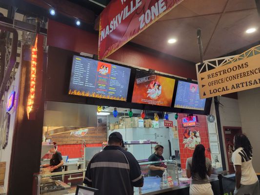 Lilly's Hot Chicken by null