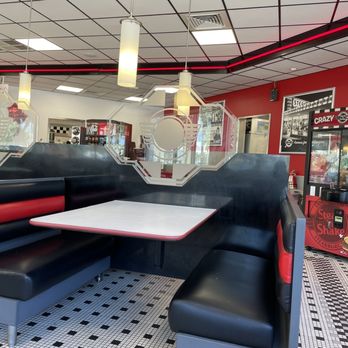 Steak ’n Shake - Self Service Seating - Burgers Near Me - Coral Springs, Florida Steak ’n Shake - Self Service Seating - Burgers Near Me - Coral Springs, Florida