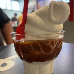 Dairy Queen Store - Caramel sundae