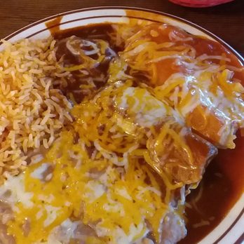La Casita Azul - Top & bottom left, rice & beans: Tamale (dark red sauce) & Chile Relleno (far right). Overall, good! - Mexican Near Me - Yucca Valley, California