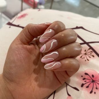 Blooming Nail Bar - Gel x almond - Nail Salons Near Me - Burbank, California