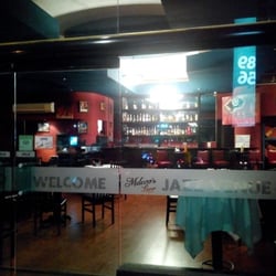 Muleiro's Lounge - Vista interior desde la vidriera