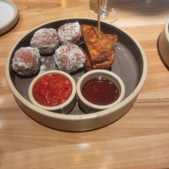 Roger Bar & Restaurant - Vegan chicken and donuts - New American Near Me - Mountain View, California Roger Bar & Restaurant - Vegan chicken and donuts - New American Near Me - Mountain View, California