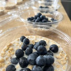The Magnolia Coffee - Blueberry overnight oats - vegan, organic, and gluten free!