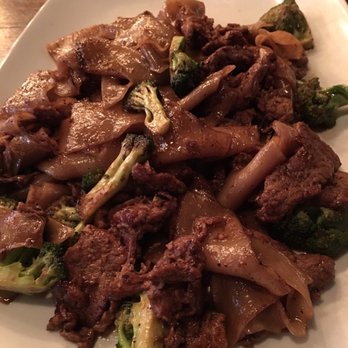 Thai Stellar - Pad See-Ew with beef ($9.99 for dinner) - Thai Near Me - Webster, Texas Thai Stellar - Pad See-Ew with beef ($9.99 for dinner) - Thai Near Me - Webster, Texas
