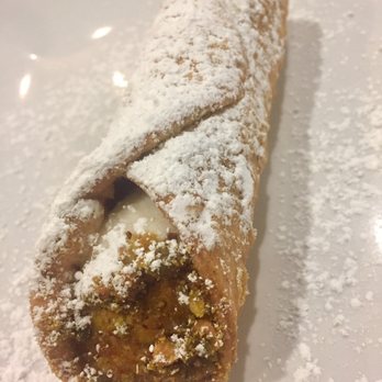 Fabio On Fire - Pistachio cannoli - Pizza Near Me - Peoria, Arizona