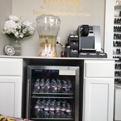 Alex Nail Spa - Refreshment bar