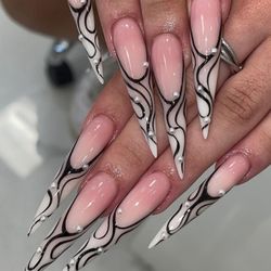 Holly Nails & Spa