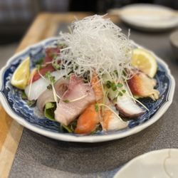 Maguro-Ya - Seafood salad for those cutting carbs