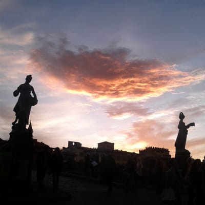 Ponte Santa Trinita by null
