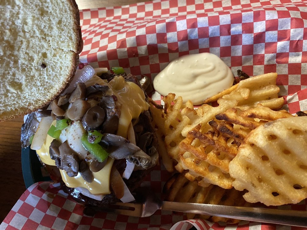 KNICKER’S SALOON Updated September 2024 2186 Central Ave, Dubuque