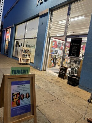 Pegasus Books by null