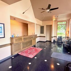 Logos Automotive - Lobby Photo