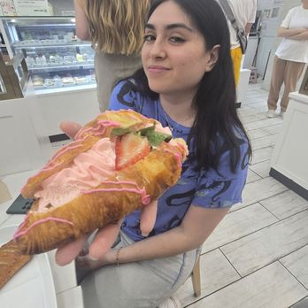 Tous Les Jours - Strawberry croissant - Bakeries Near Me - Orlando, Florida Tous Les Jours - Strawberry croissant - Bakeries Near Me - Orlando, Florida