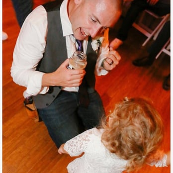 The People's Dj - He even kept my 3 year old niece dancing all not long! - DJs Near Me The People's Dj - He even kept my 3 year old niece dancing all not long! - DJs Near Me