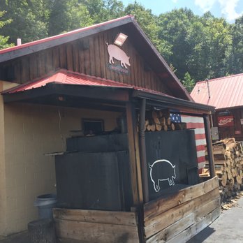 Pop's Southern Style Barbeque - The pit area - American Near Me - Morehead, Kentucky