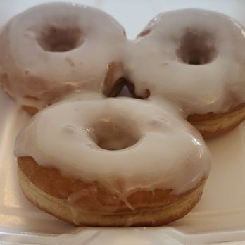 Eddie's Rise N' Dine - Glazed Donuts - Breakfast & Brunch Near Me - Highland, Illinois