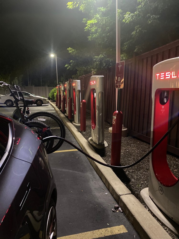 TESLA SUPERCHARGER Updated April 2024 425 S Main St, Doylestown
