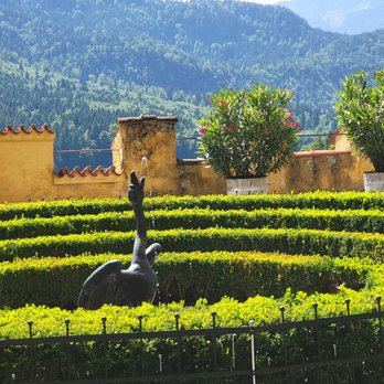 Schloss Hohenschwangau - The magnificent gardens with million dollar views - Landmarks & Historical Buildings Near Me - Schwangau, BY
