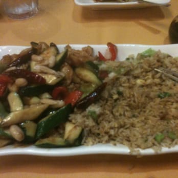 Lotus 8 - Kung Pao chicken with the most amazing Fried Rice ever! - Asian Fusion Near Me - Folsom, California