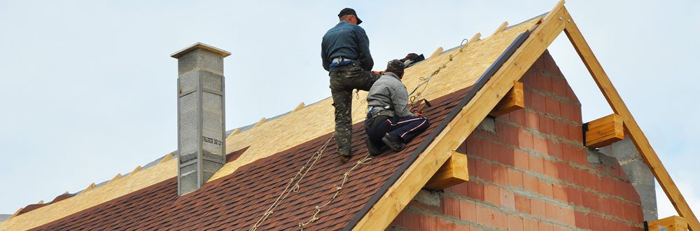 Slide of Monteros Roofing & Outdoors