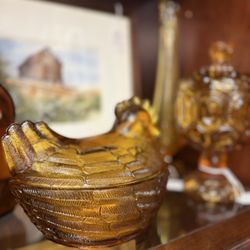 Antiques & Uniques