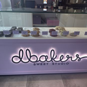 dbakers Sweet Studio - Bakeries Near Me - Miami, Florida