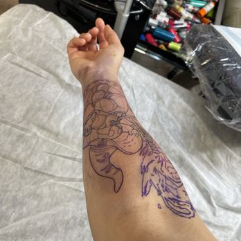 Monna Lissa - Outline - Tattoo Near Me - Los Angeles, California