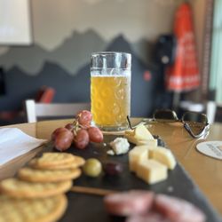 Deviant Wolfe Brewing - Cheese board and Hefeweizen.