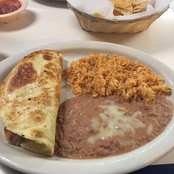El Jarrito - Quesadilla de Camarones - Mexican Near Me - Yadkinville, North Carolina El Jarrito - Quesadilla de Camarones - Mexican Near Me - Yadkinville, North Carolina