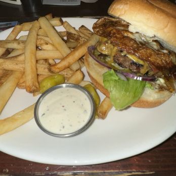 McMenamins Cornelius Pass Roadhouse - JR's Jumbo Deluxe - New American Near Me - Hillsboro, Oregon